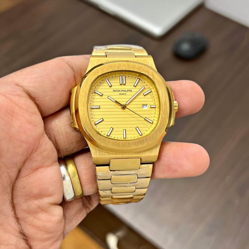 Patek Philippe Nautilus Gold https://spacetimewatch.com/shop/patek-philippe-nautilus-gold/