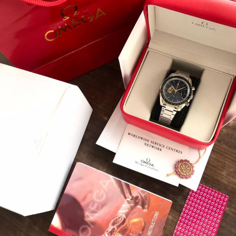 Omega Speedmaster Apollo 11 50th Anniversary watch for men in blue color with https://spacetimewatch.com/shop/omega-speedmaster-apollo-11-50th-anniversary/