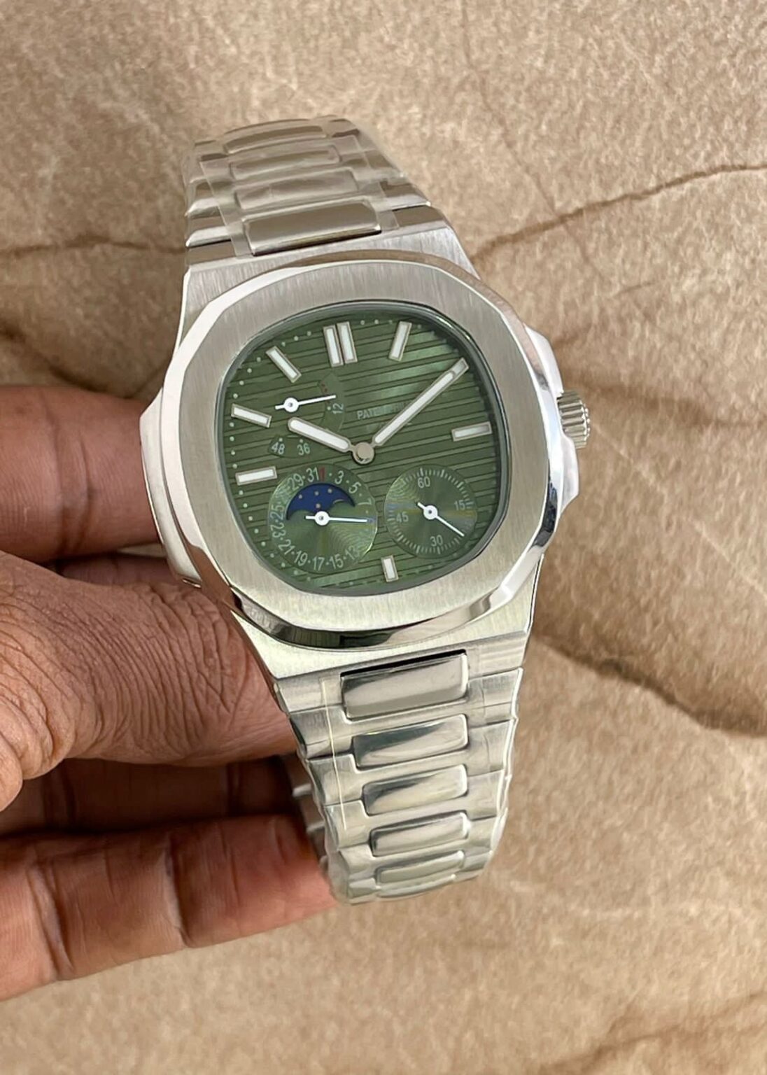 c832dc7e 0cc8 455f 9611 47a367630425 https://spacetimewatch.com/shop/patek-philippe-nautilus-ref/