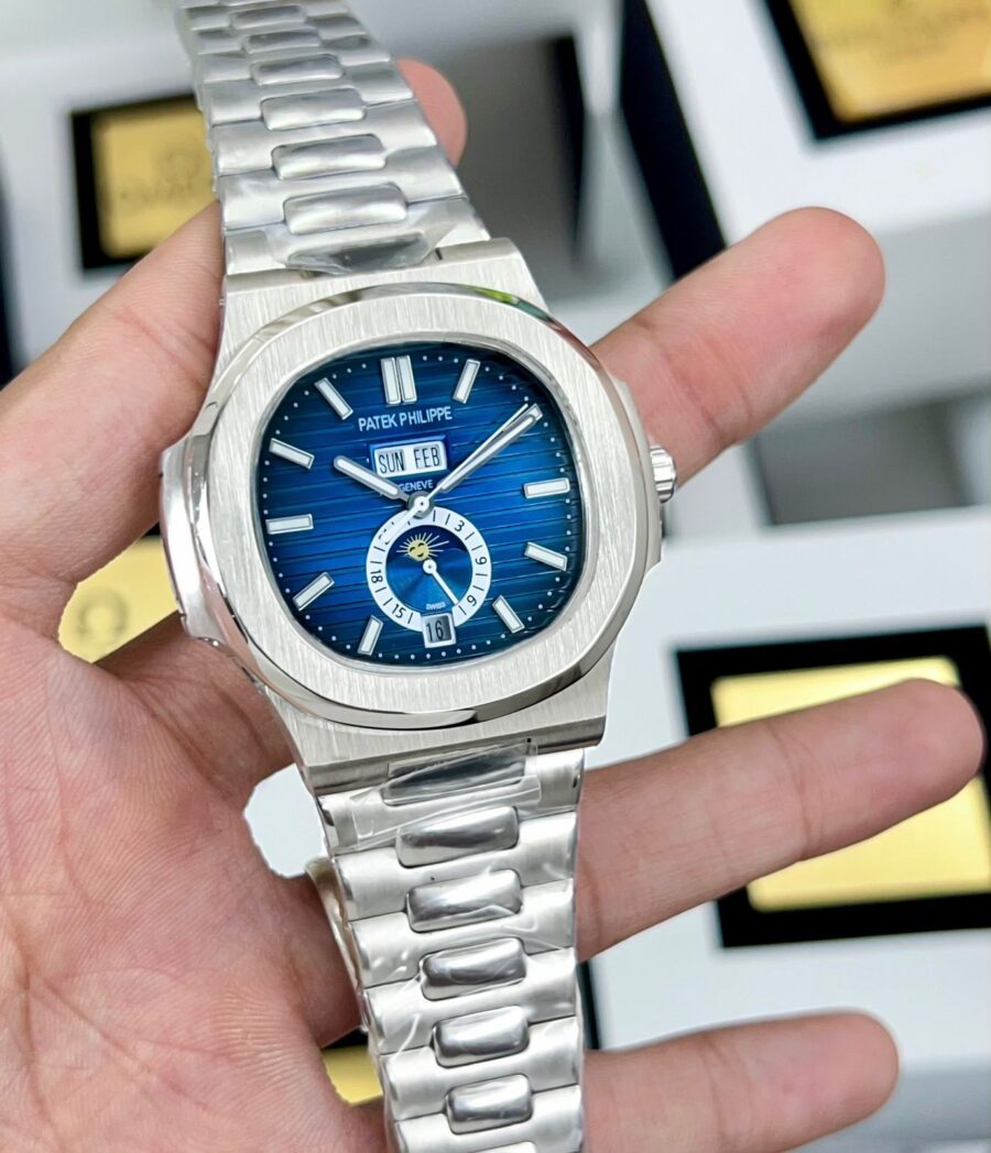 2996dcdb e7ea 4f79 b8f2 bb66c41eb2cb https://spacetimewatch.com/shop/patek-philippe-nautilus-5061-blue/