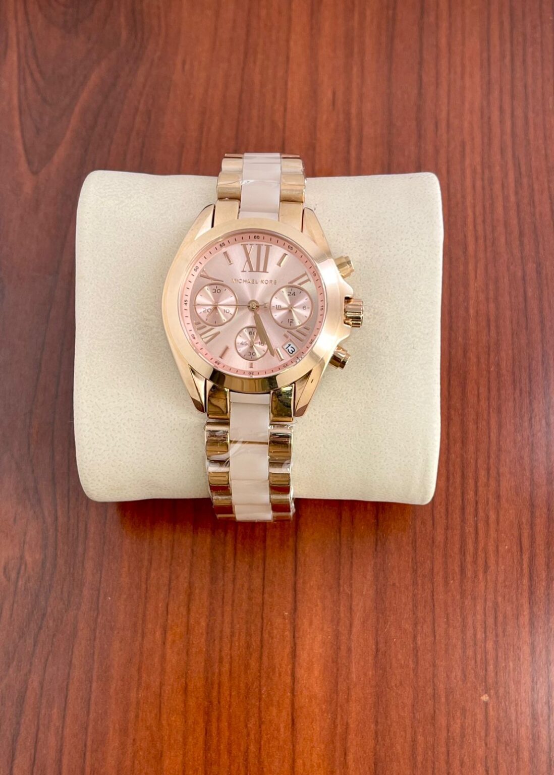 Michael Kors Bradshaw MK6066 2 https://spacetimewatch.com/shop/michael-kors-bradshaw-mk6066/