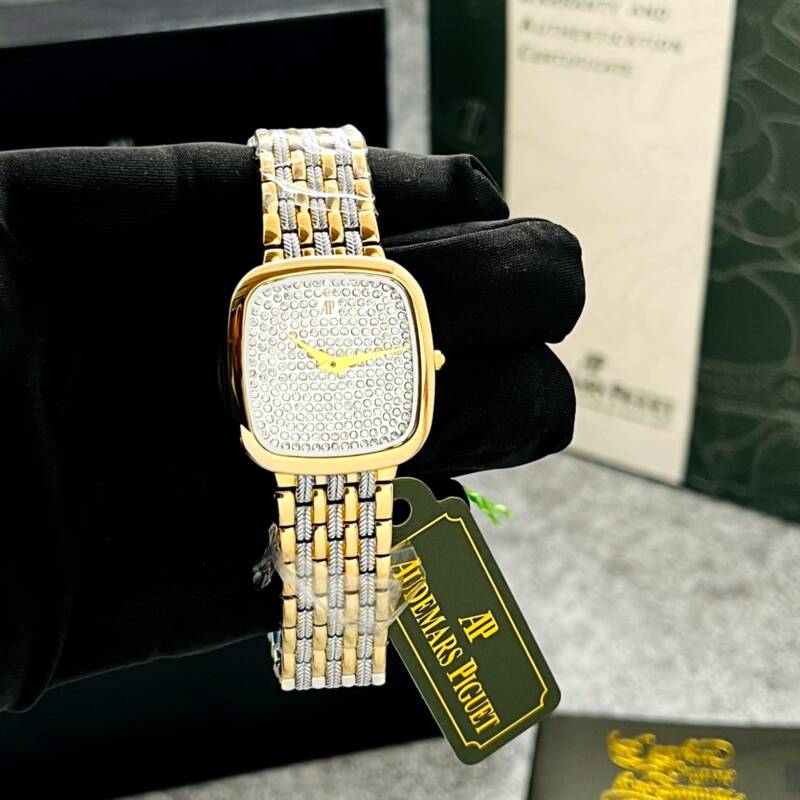 Audemars Piguet Diamond 2 https://spacetimewatch.com/shop/audemars-piguet-diamond/