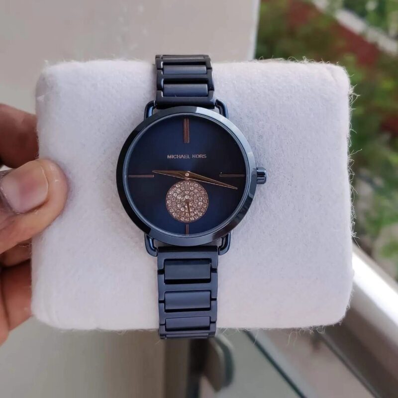bf812157 ae4d 45b2 9ce4 a45b81f6cafd https://spacetimewatch.com/shop/michael-kors-portia-gold/