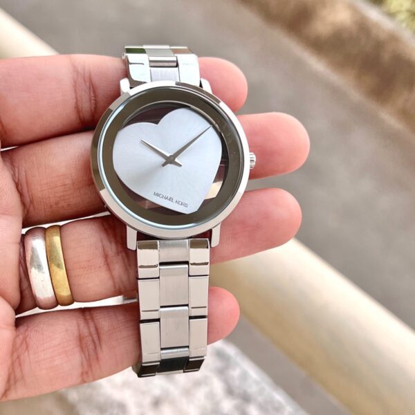 cf7860b1 49b2 46a5 a099 5b32a0e85569 https://spacetimewatch.com/first-copy-watches-in-mumbai/