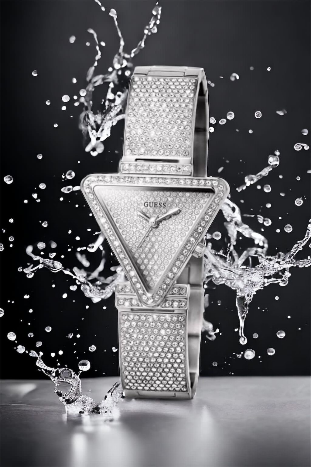 e0f708e0 5f88 43a4 a990 f1f2bb1e9f92 https://spacetimewatch.com/shop/guess-silver-fancy-bracelet/