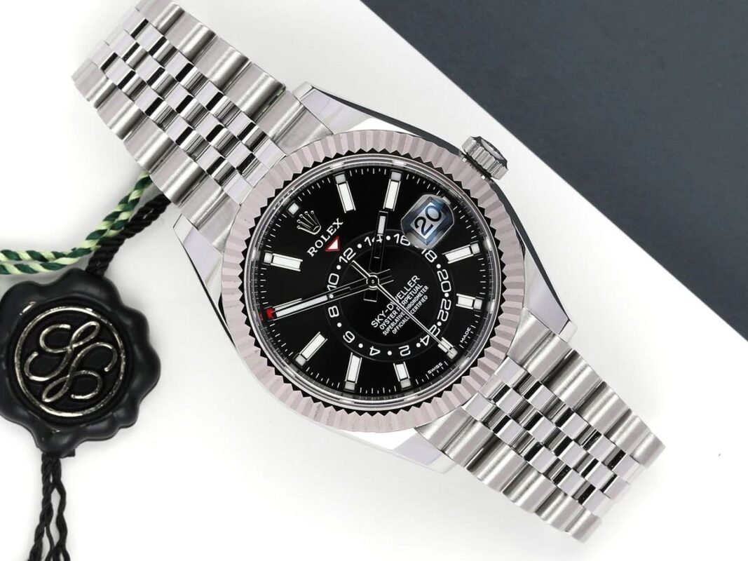 22317ffb 38d5 4513 839c 3023dec482f5 https://spacetimewatch.com/shop/rolex-oysters-skydweller-perpetual/