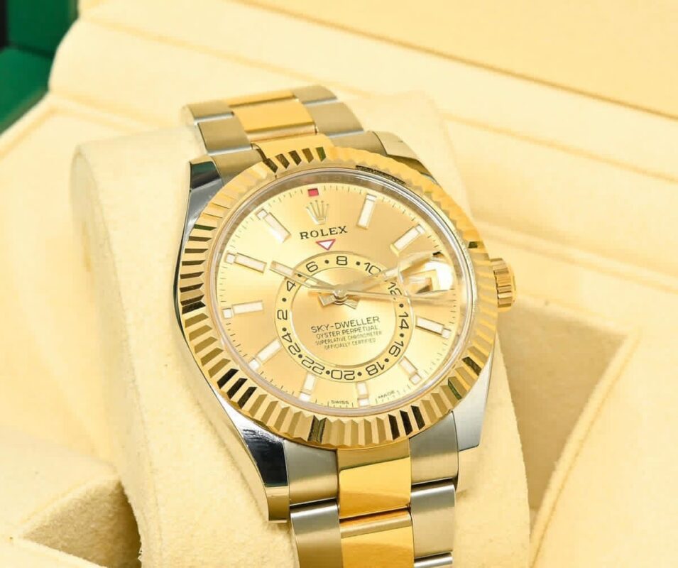 99759d8f 196b 4a87 b44c 51c1ab8ada04 https://spacetimewatch.com/shop/rolex-sky-dweller-gold/