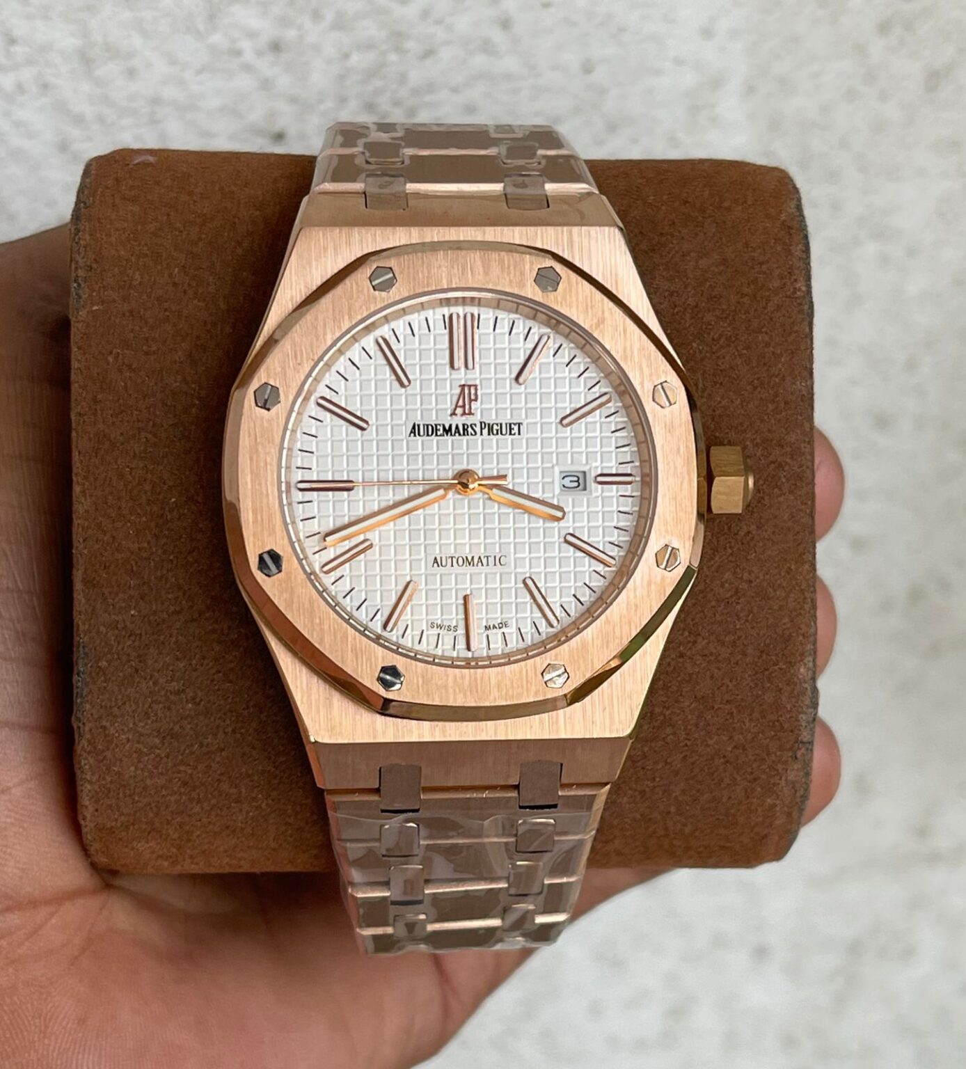 IMG 20240319 WA0032 https://spacetimewatch.com/shop/audemars-piguet-royal-oak-3-colors/