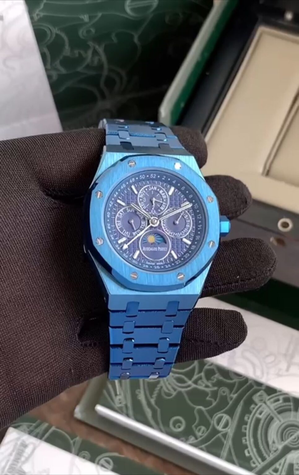 60d3fca8 f9ef 4f7b 9ae1 720523c155ae https://spacetimewatch.com/shop/audemars-piguet-perpetual-calendar-shahrukh-khan-watch/
