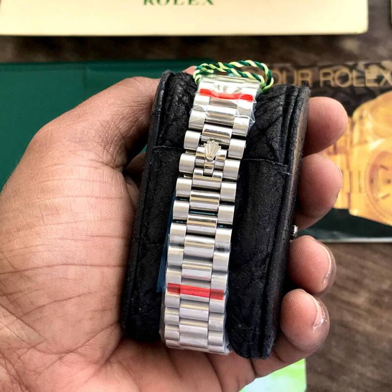 IMG 20240412 092228 856 https://spacetimewatch.com/shop/rolex-day-date-skyblue/