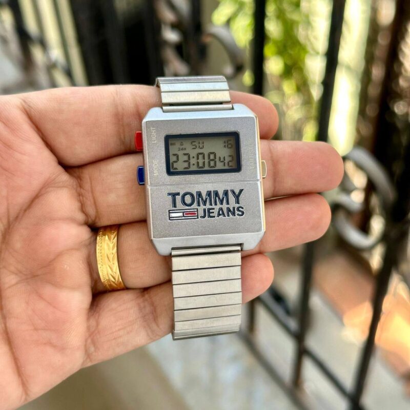 6170270586211778672 https://spacetimewatch.com/shop/tommy-hilfiger-expedition-digital-3-colors/