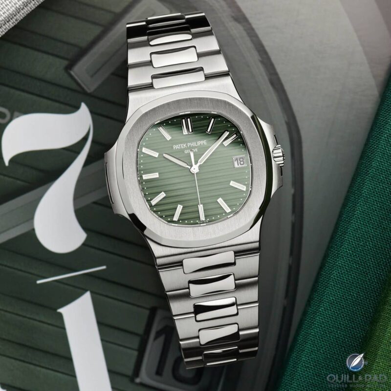 IMG 20240808 204503 958 https://spacetimewatch.com/shop/patek-philippe-silver-green/