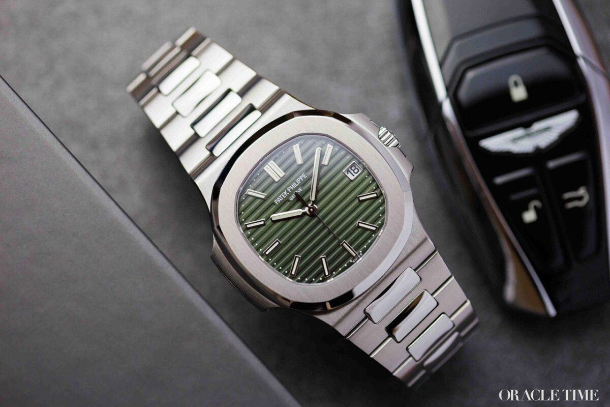 IMG 20240808 204504 261 https://spacetimewatch.com/shop/patek-philippe-silver-green/