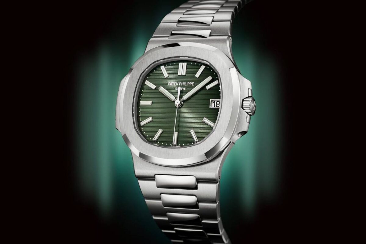 IMG 20240808 204504 689 https://spacetimewatch.com/shop/patek-philippe-silver-green/