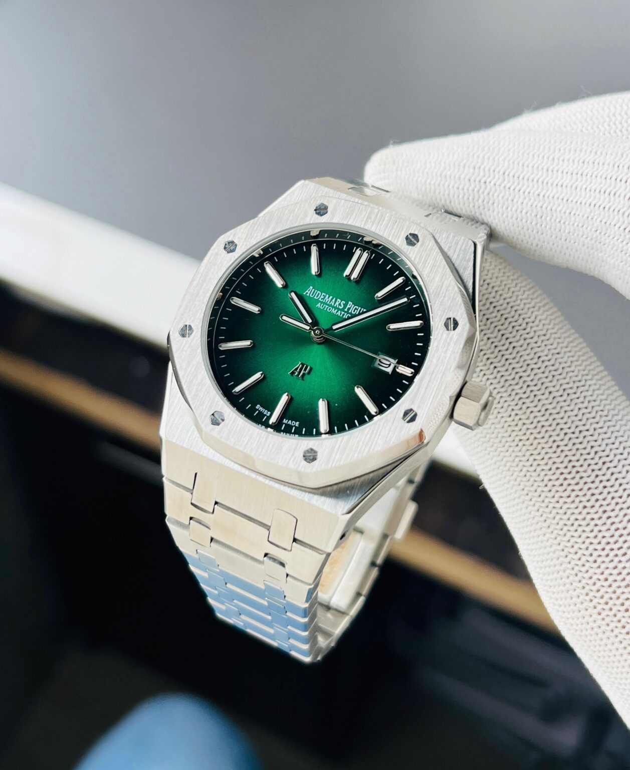 IMG 20240916 WA0064 scaled https://spacetimewatch.com/shop/audemars-piguet-royal-oak-jumbo/