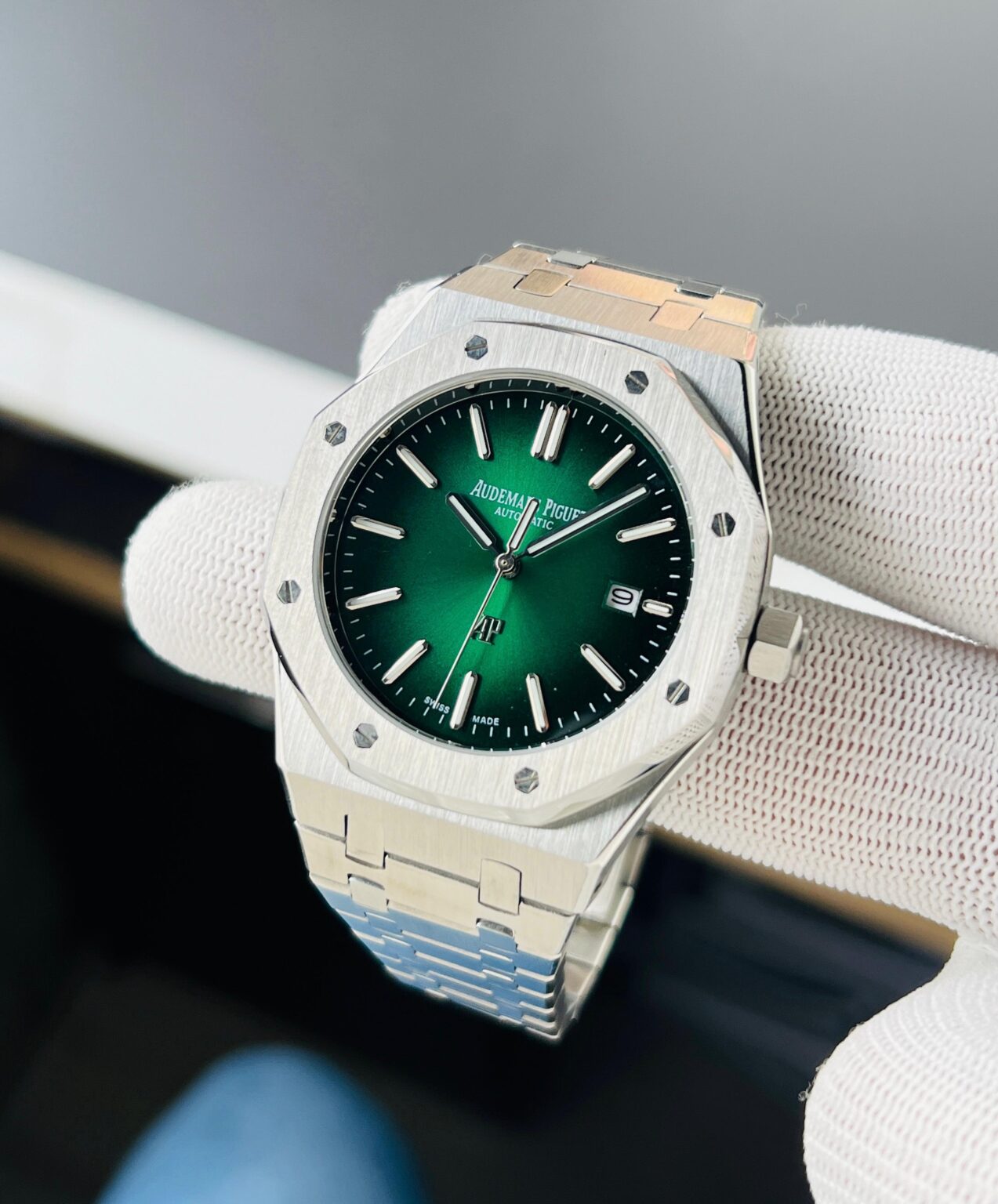 IMG 20240916 WA0067 scaled https://spacetimewatch.com/shop/audemars-piguet-royal-oak-jumbo/