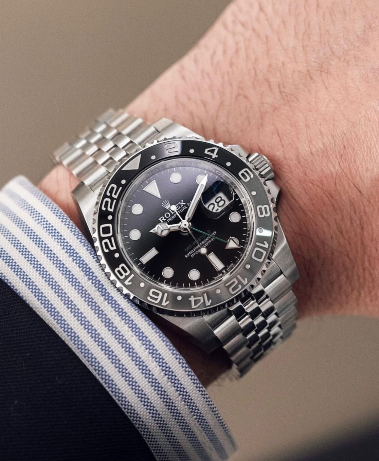 IMG 20240916 WA0160 https://spacetimewatch.com/shop/rolex-gmt-ii-silver/