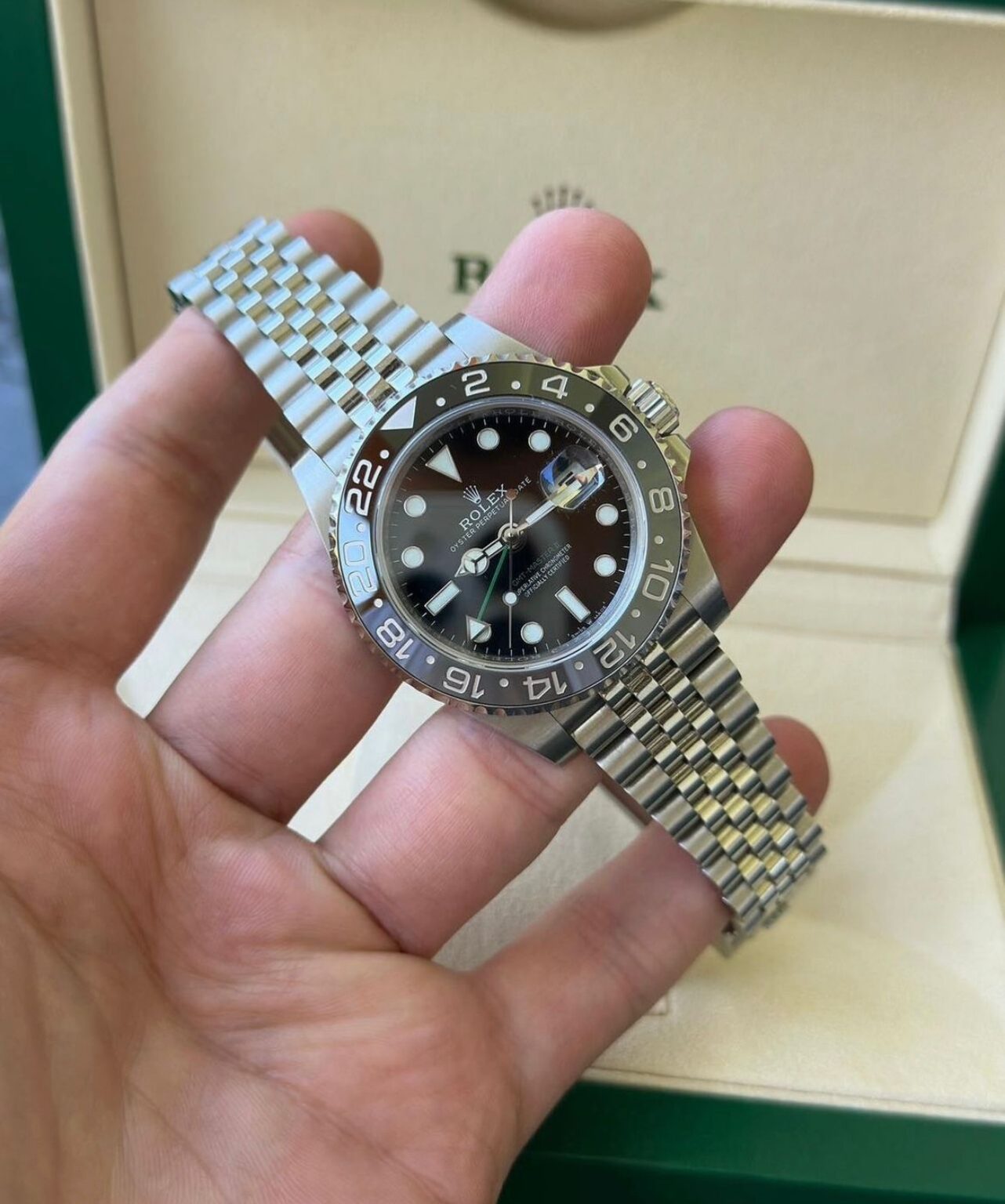 IMG 20240916 WA0161 https://spacetimewatch.com/shop/rolex-gmt-ii-silver/