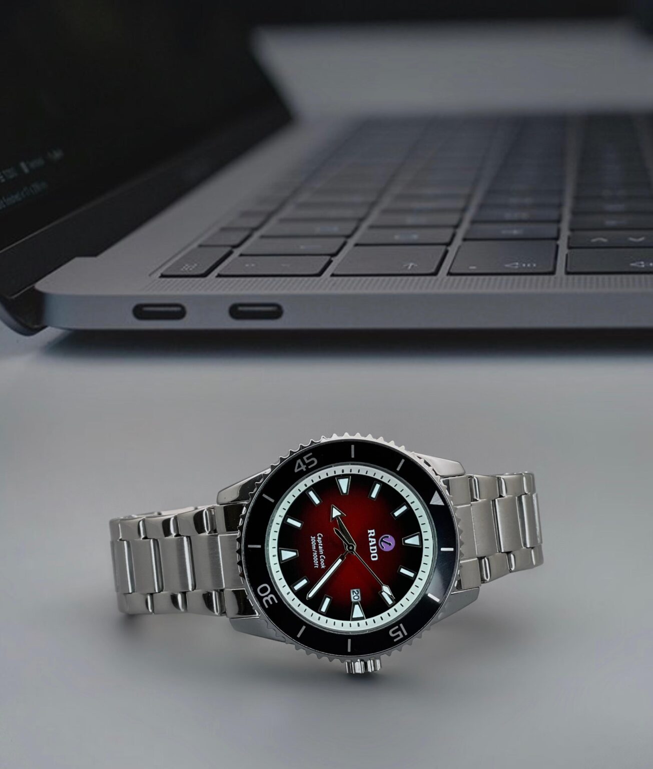 IMG 20240916 WA0189 scaled https://spacetimewatch.com/shop/rado-captain-cook-red-dial/