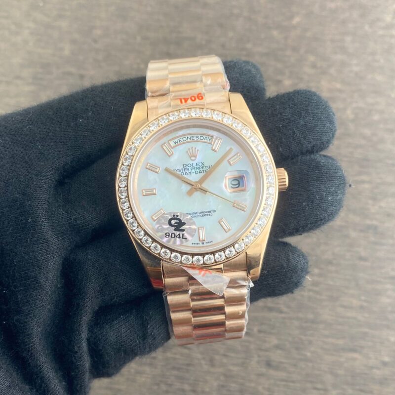 IMG 20240922 WA0011 https://spacetimewatch.com/shop/rolex-day-date-ring-diamond-4/