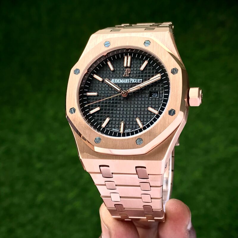 IMG 20240925 WA0039 scaled https://spacetimewatch.com/shop/audemars-piguet-royal-oak-offshore-4/