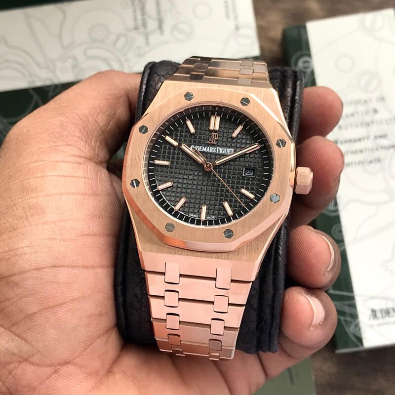 IMG 20240925 WA0040 scaled https://spacetimewatch.com/shop/audemars-piguet-royal-oak-offshore-4/