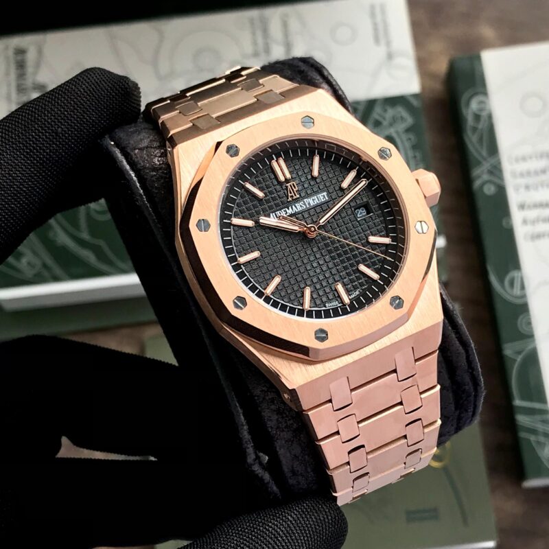 IMG 20240925 WA0041 scaled https://spacetimewatch.com/shop/audemars-piguet-royal-oak-offshore-4/