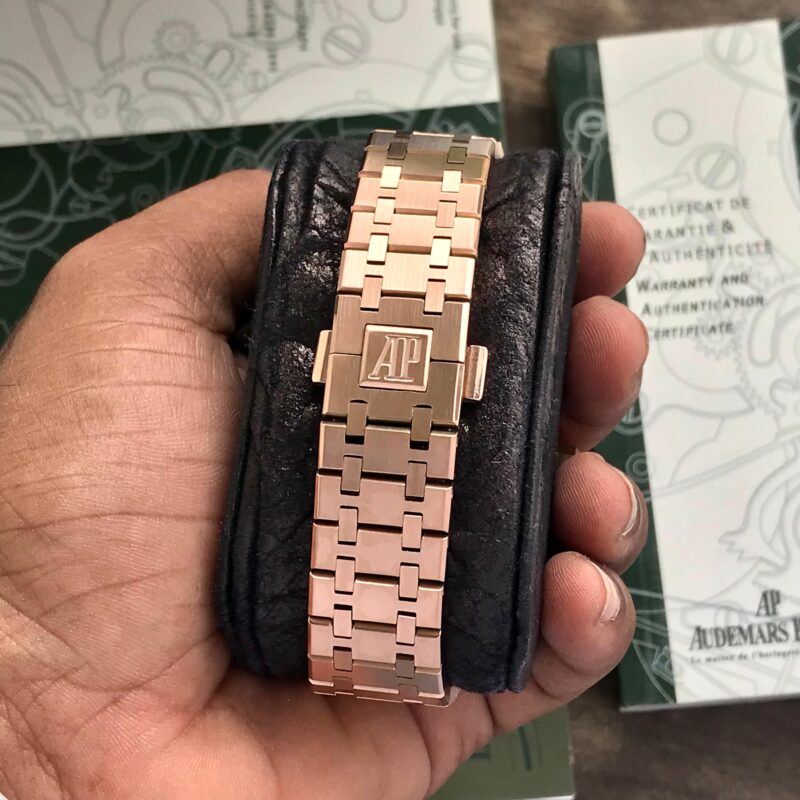 IMG 20240925 WA0043 scaled https://spacetimewatch.com/shop/audemars-piguet-royal-oak-offshore-4/