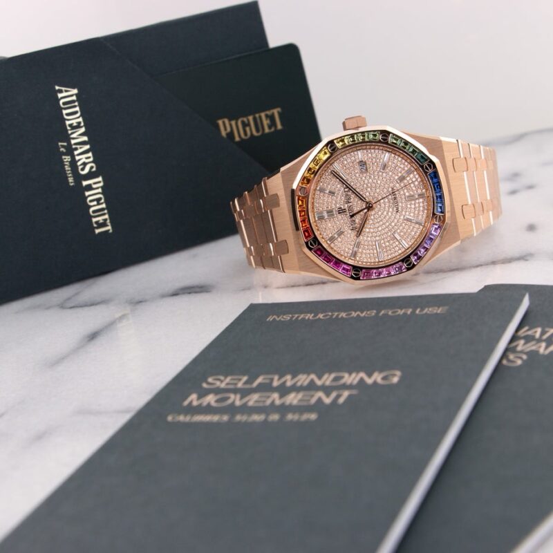 de9aff14 2680 4ce7 b422 46bc3ad5a8ef https://spacetimewatch.com/shop/audemars-piguet-royal-oak-rainbow-diamond-edition-new/