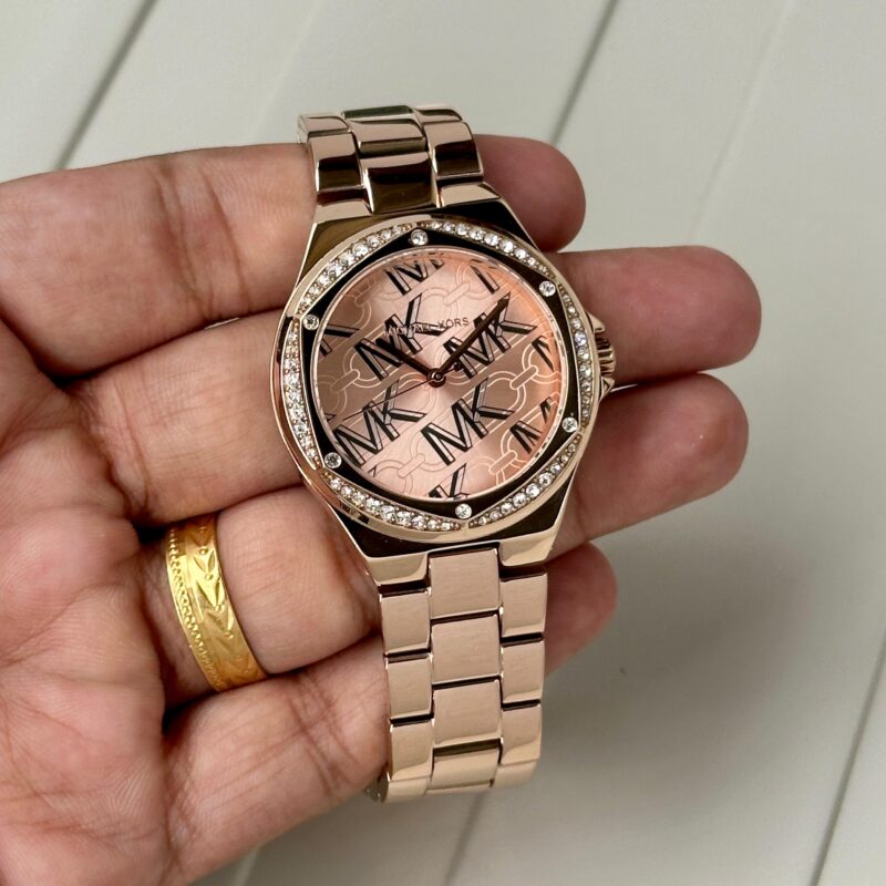 eb90a43c ef54 495d ab6f 9a4a8c572437 scaled https://spacetimewatch.com/shop/michael-kors-lennox-analog-mk7405/
