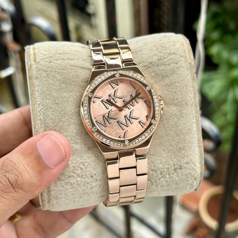 f5c1a753 1879 4377 8add d7c162efb9cc https://spacetimewatch.com/shop/michael-kors-lennox-analog-mk7405/