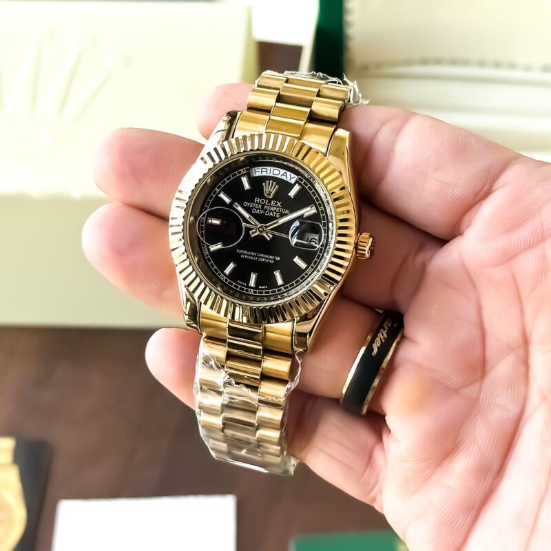 IMG 20241007 WA0027 https://spacetimewatch.com/shop/rolex-day-date-gold-2/