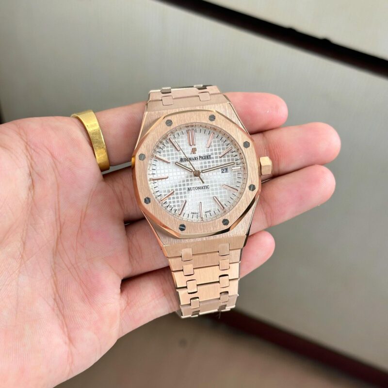IMG 20241008 WA0049 https://spacetimewatch.com/shop/audemars-piguet-royal-oak-2/