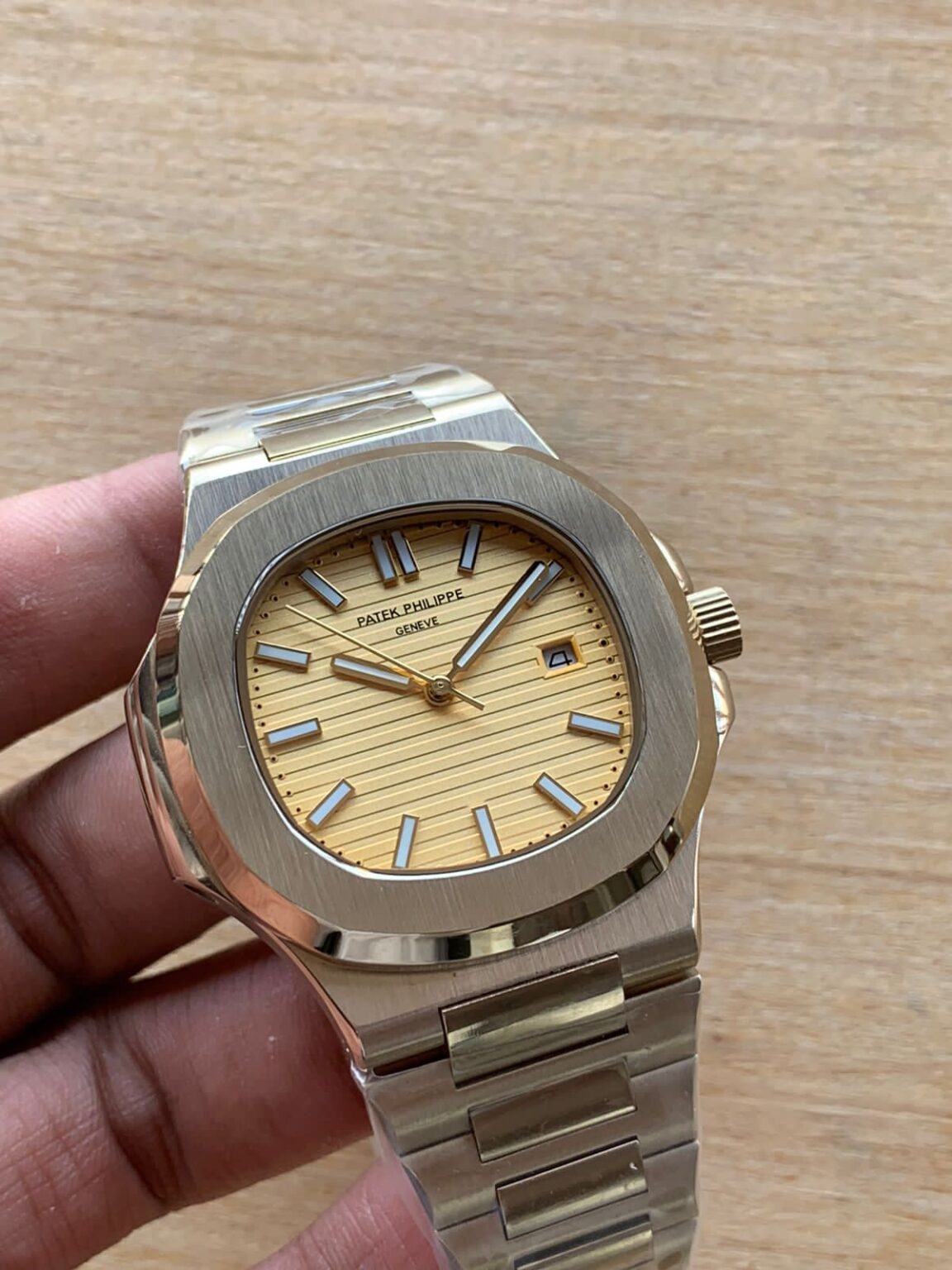IMG 20241012 WA0021 https://spacetimewatch.com/shop/patek-philippe-nautilus-exclusive/