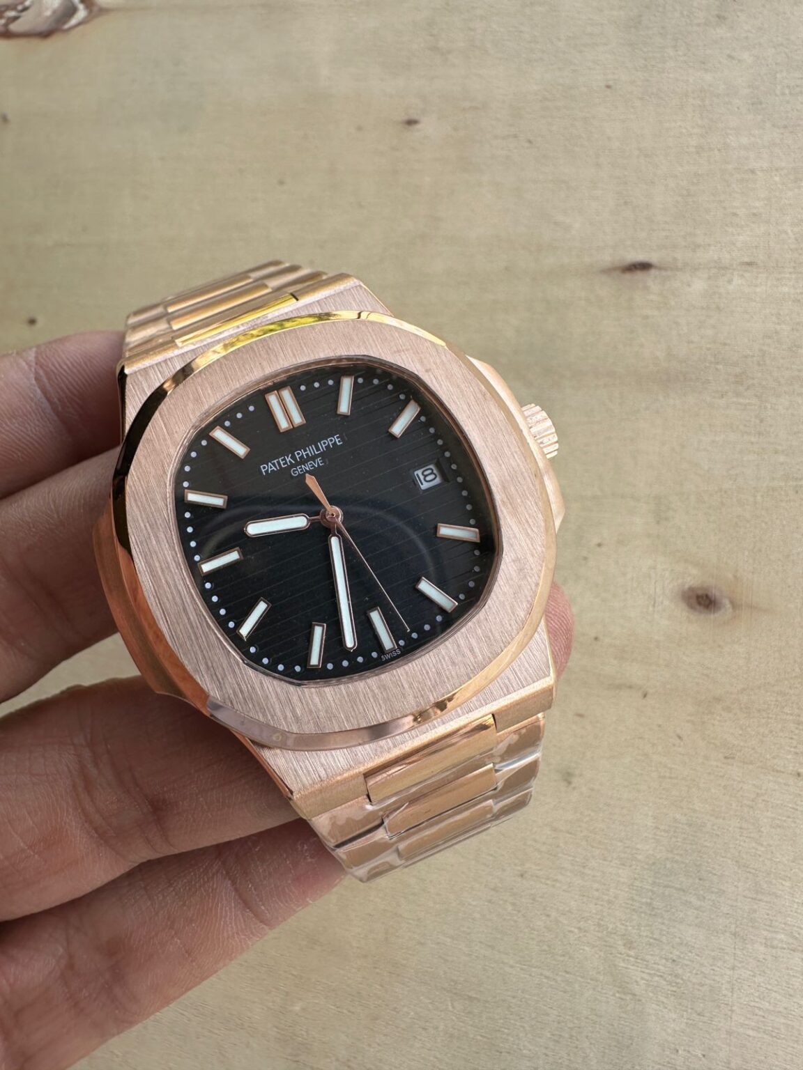 IMG 20241012 WA0023 https://spacetimewatch.com/shop/patek-philippe-nautilus-exclusive/