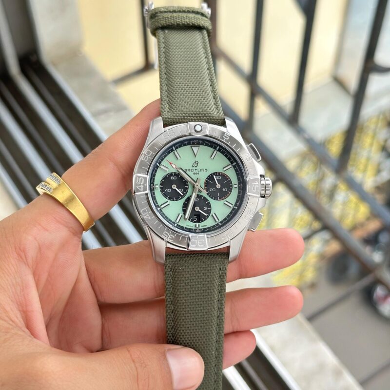 IMG 20241013 WA0128 scaled https://spacetimewatch.com/shop/breitling-avenger-b01-green/