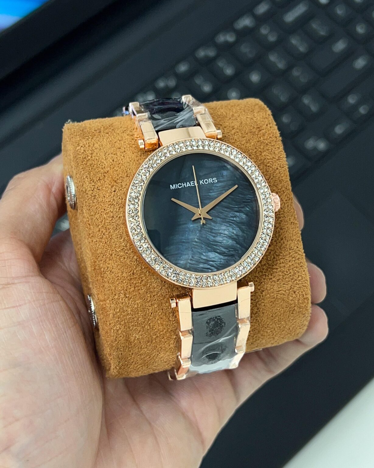 IMG 20241029 WA0008 scaled https://spacetimewatch.com/shop/michael-kors-runway-mk6414/