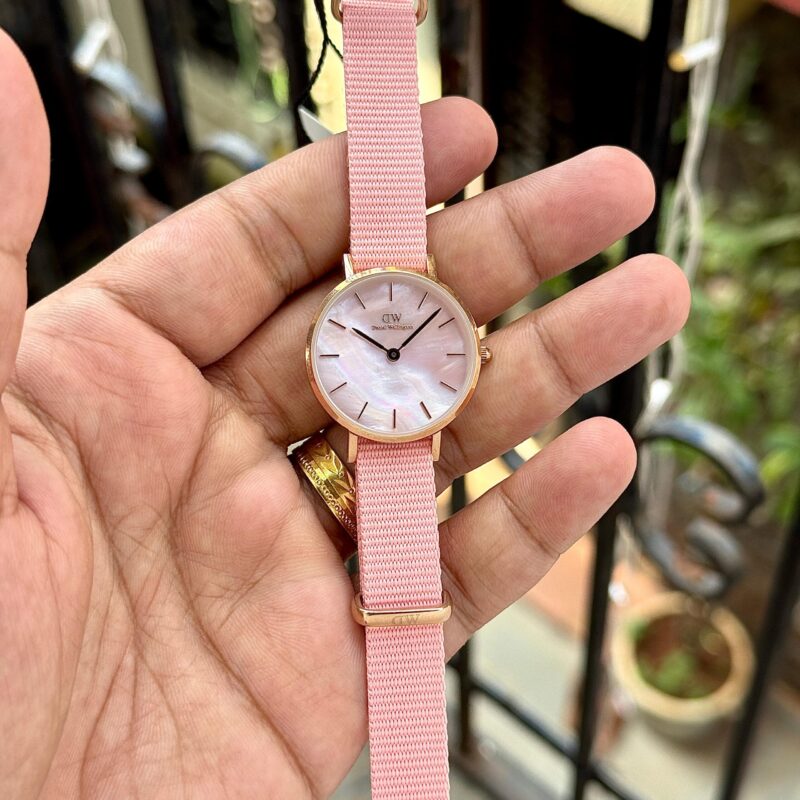 IMG 20241104 WA0023 scaled https://spacetimewatch.com/shop/daniel-wellington-petite-quadro/