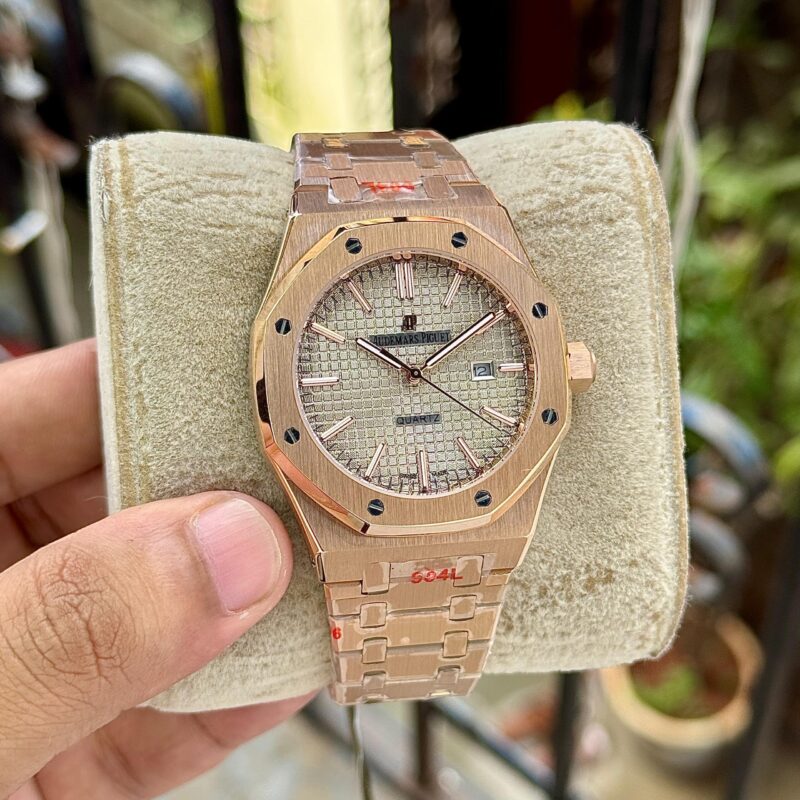 IMG 20241118 WA0053 scaled https://spacetimewatch.com/shop/audemars-piguet-royal-oak-4/