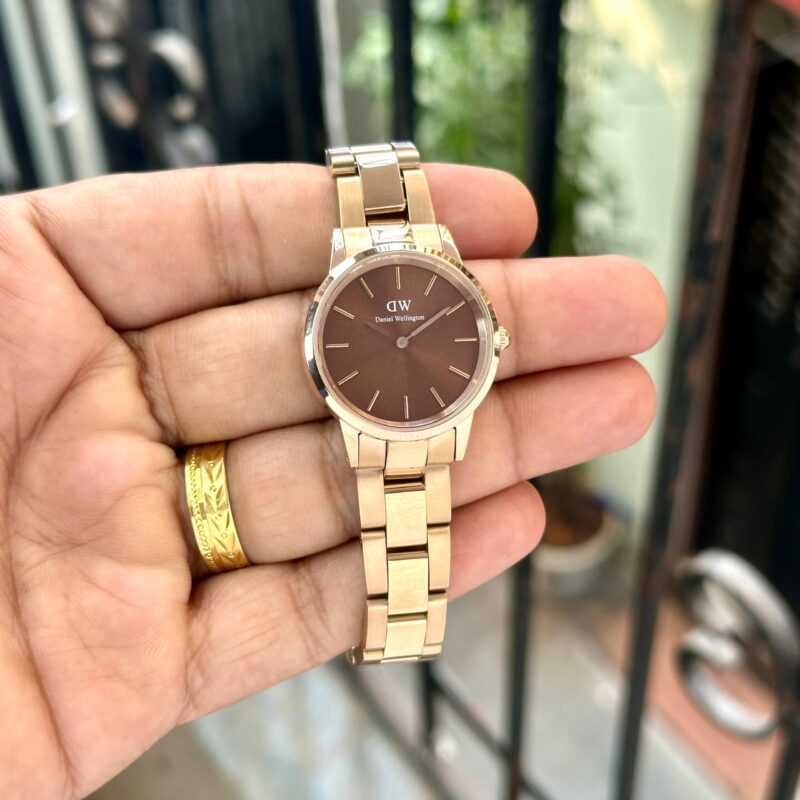 IMG 20241119 WA0001 scaled https://spacetimewatch.com/shop/daniel-wellington-iconic-link-2/