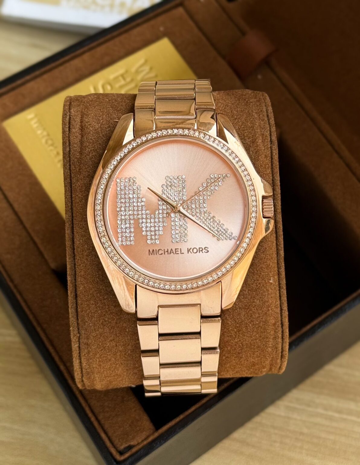 IMG 20241206 WA0019 https://spacetimewatch.com/shop/michael-kors-gleaming-stone-set-bezel/