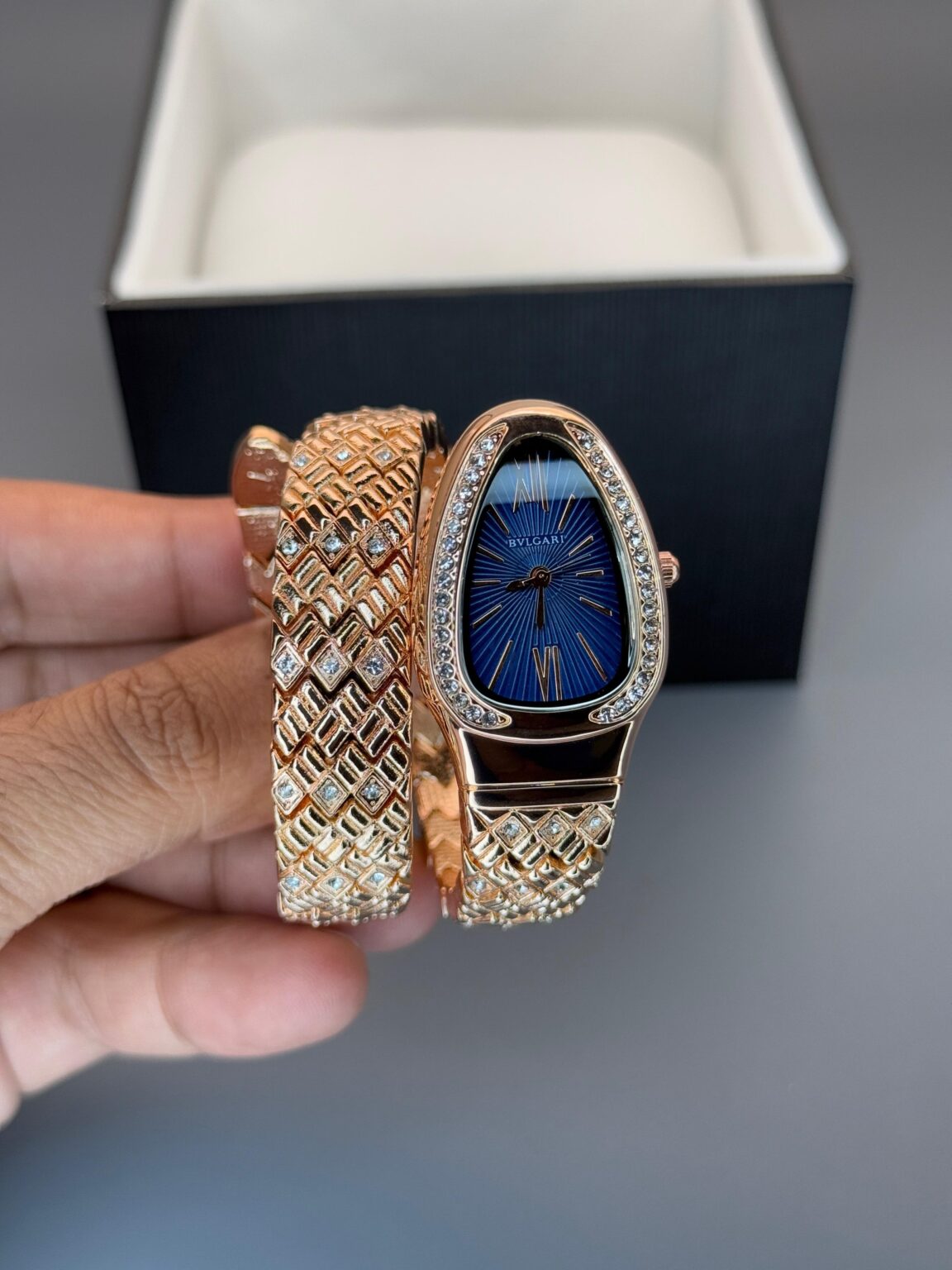 IMG 20241207 WA0085 scaled https://spacetimewatch.com/shop/bvlgari-snake-oval-watch/