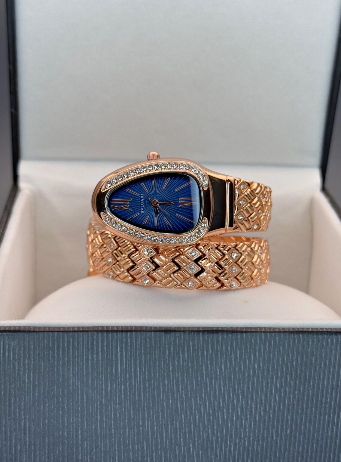 IMG 20241207 WA0087 scaled https://spacetimewatch.com/shop/bvlgari-snake-oval-watch/