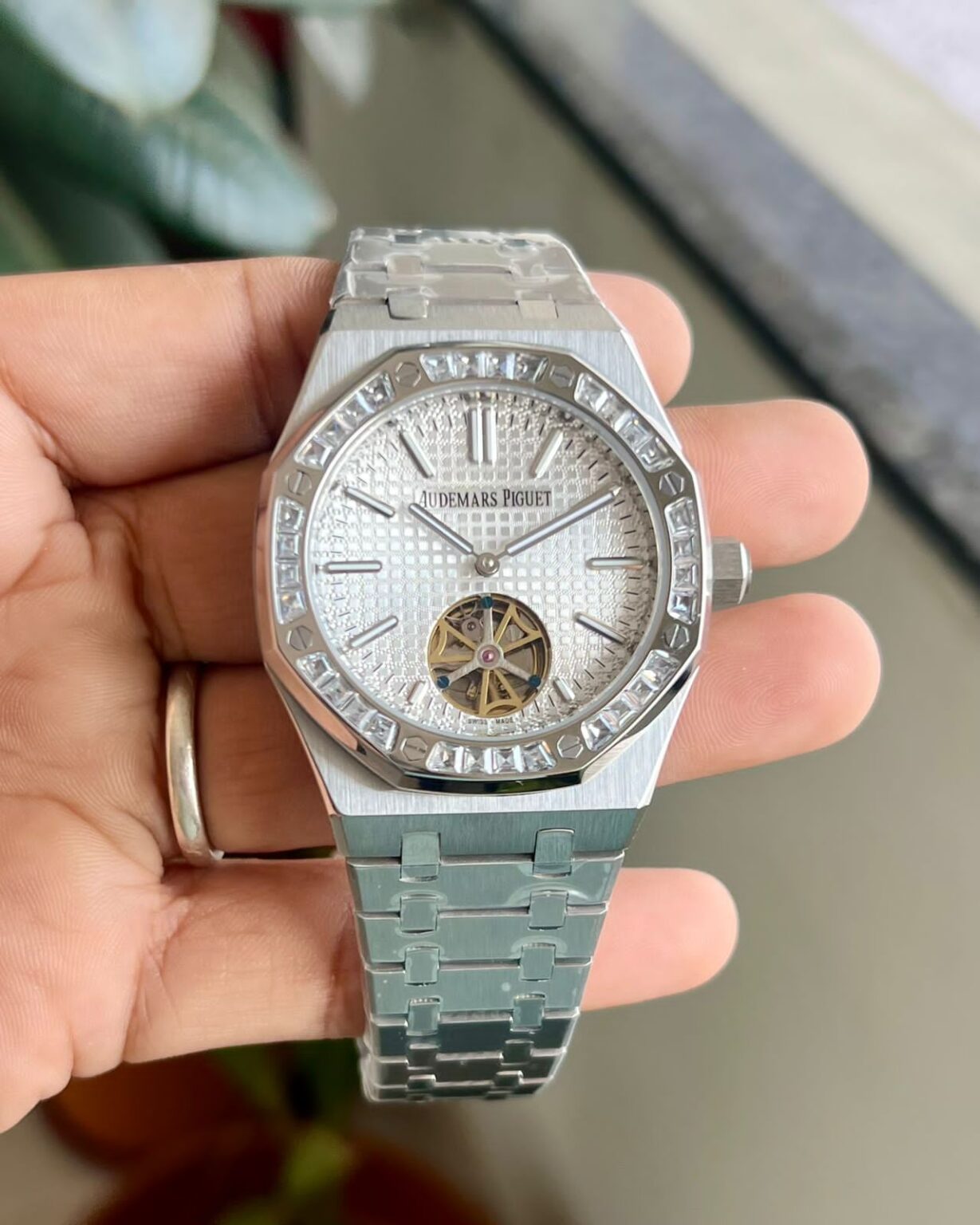 IMG 20241209 WA0035 https://spacetimewatch.com/shop/audemars-piguet-white-gold-bracelet/