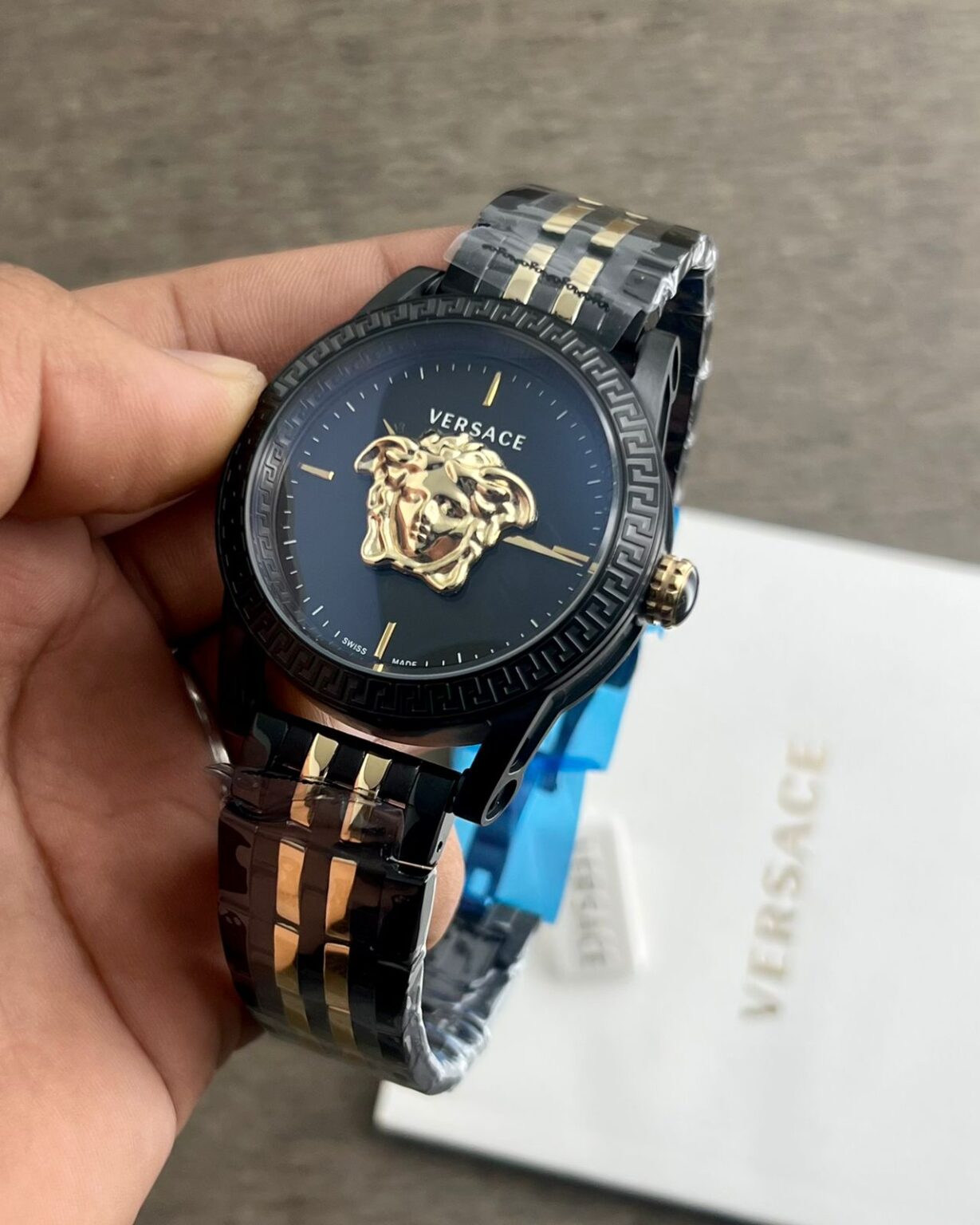 IMG 20241217 WA0030 https://spacetimewatch.com/shop/versace-palazzo-empire/