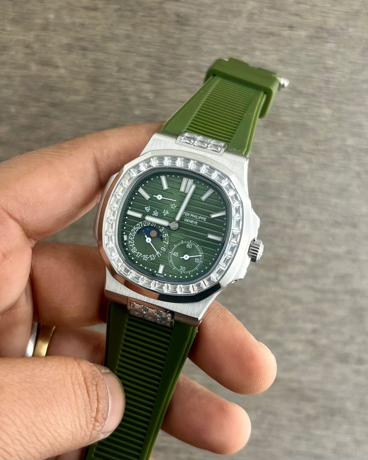 IMG 20241218 WA0060 https://spacetimewatch.com/shop/patek-philippe-nautilus-mens/