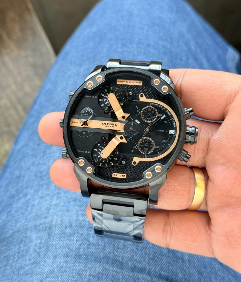 00a36122 fca3 42bb bea1 000d28b04198 scaled https://spacetimewatch.com/shop/diesel-big-daddy-black-rose-gold/