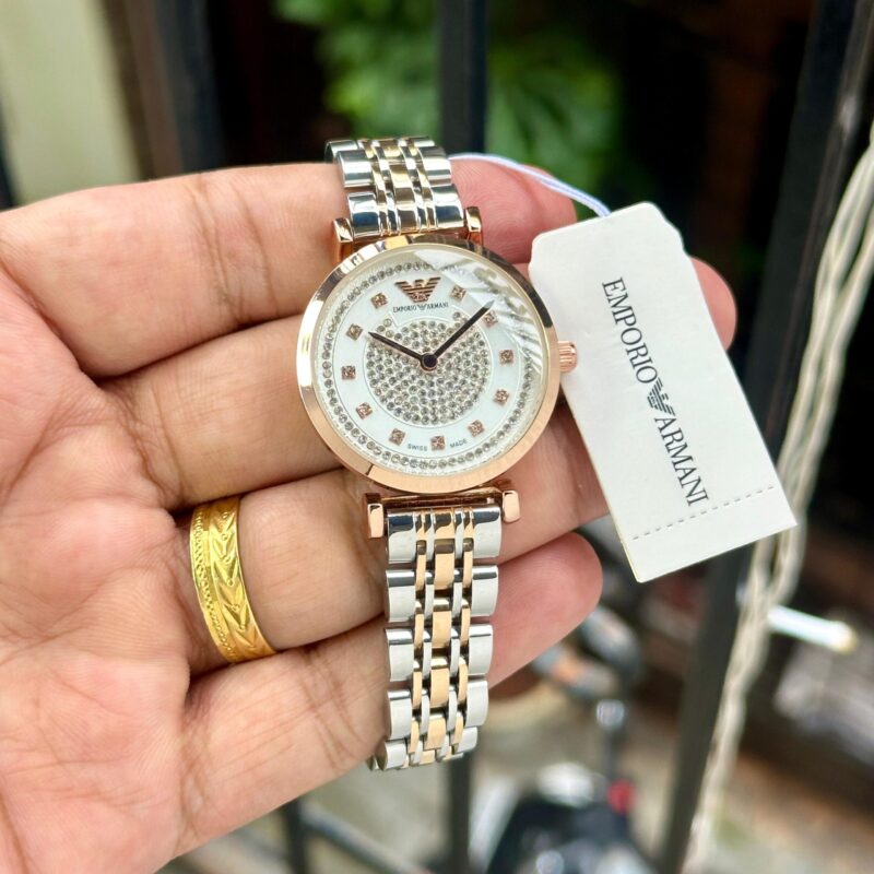 6d886370 4c57 40a5 b9eb 600f9c0f0377 scaled https://spacetimewatch.com/shop/emporio-armani-rose-gold-silver-tone-salim-diamond-dial/