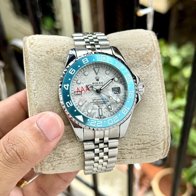 IMG 20250205 WA0095 scaled https://spacetimewatch.com/shop/rolex-gmt-ii-silver-2/