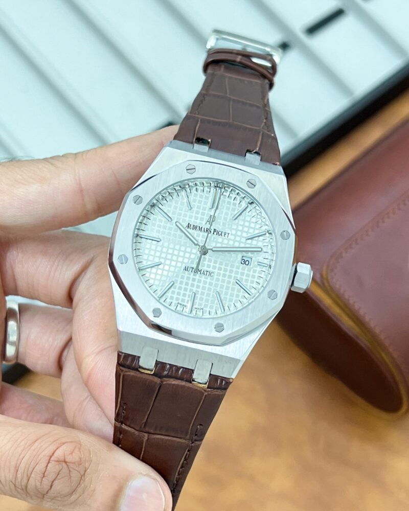 IMG 20250206 WA0070 scaled https://spacetimewatch.com/shop/audemars-piguet-royal-oak-off-shore-new-release/